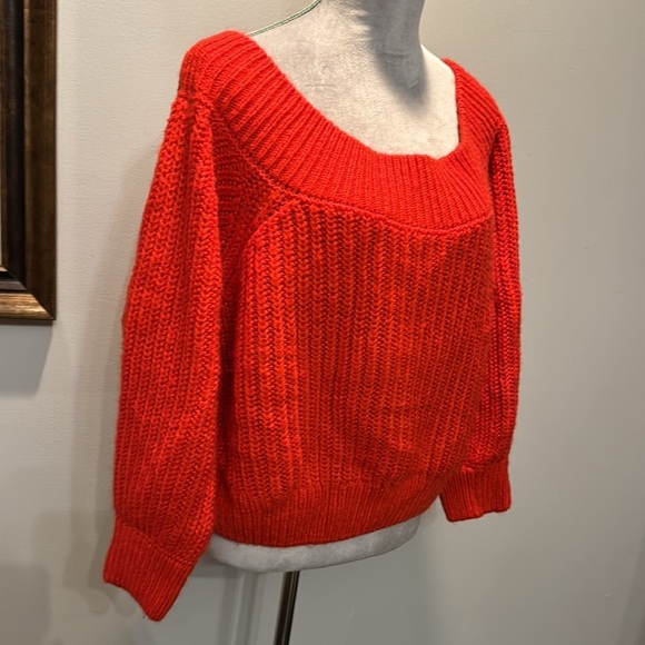 Divided red women’s cropped off shoulder sweater XL - Picture 2 of 10